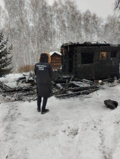 В Мошковском районе следователи СК проводят проверку по факту гибели двух человек на пожаре